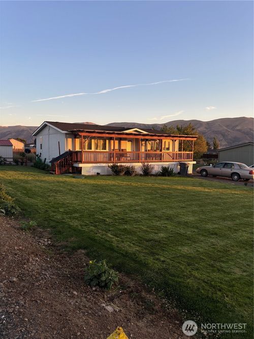 415 Spring Cir Sw, Mattawa, WA, 99349-2085 | Card Image