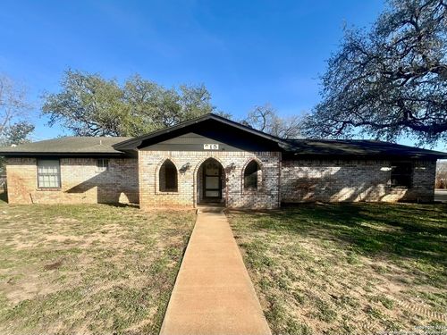 215 Lantana Ln, Pleasanton, TX, 78064-3931 | Card Image