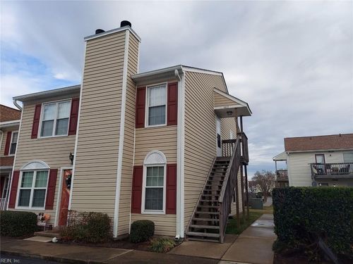 1420 Deerpond Ln, Virginia Beach, VA, 23464-6476 | Card Image