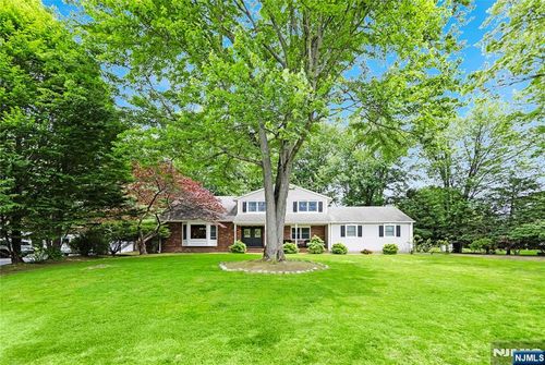 66 Hoffman Ct, River Vale, NJ, 07675-6613 | Card Image