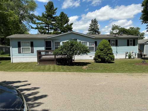 49582 Main Dr, Plymouth, MI, 48170-2326 | Card Image