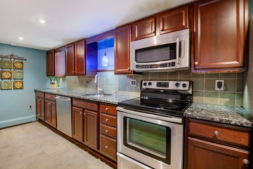 1-80 Pond St, Salem, NH, 03079-4315 | Card Image
