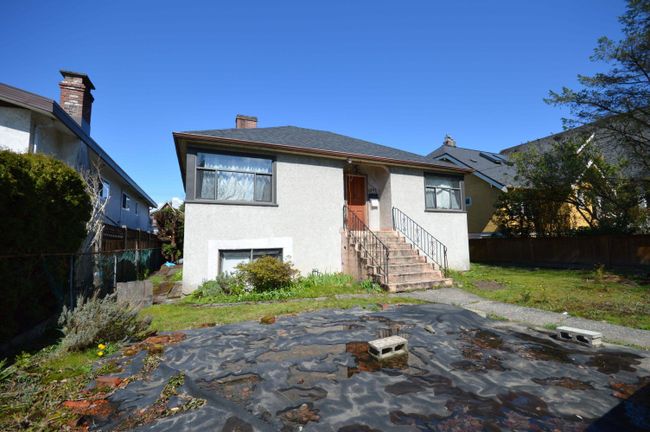 1585 E 13 Th Avenue, House other with 3 bedrooms, 2 bathrooms and 3 parking in Vancouver BC | Image 3
