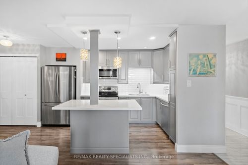 309-50 Elm Drive E, Mississauga, ON, L5A3X2 | Card Image