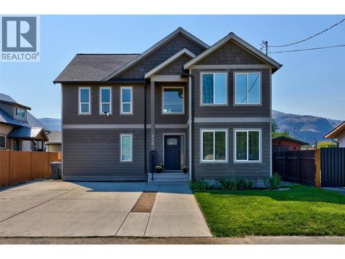 615 Rose Ave, Kamloops, BC, V2B3T4 | Card Image