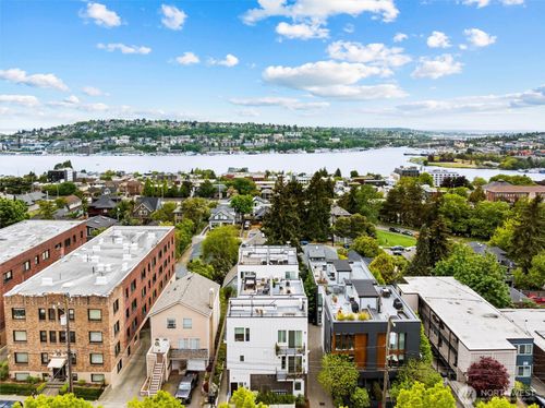 c-2337 10th Ave, Seattle, WA, 98102-4009 | Card Image