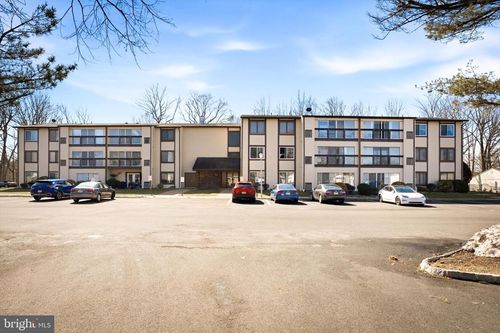 277 Crosse Dr, MONROE TOWNSHIP, NJ, 08831-4134 | Card Image