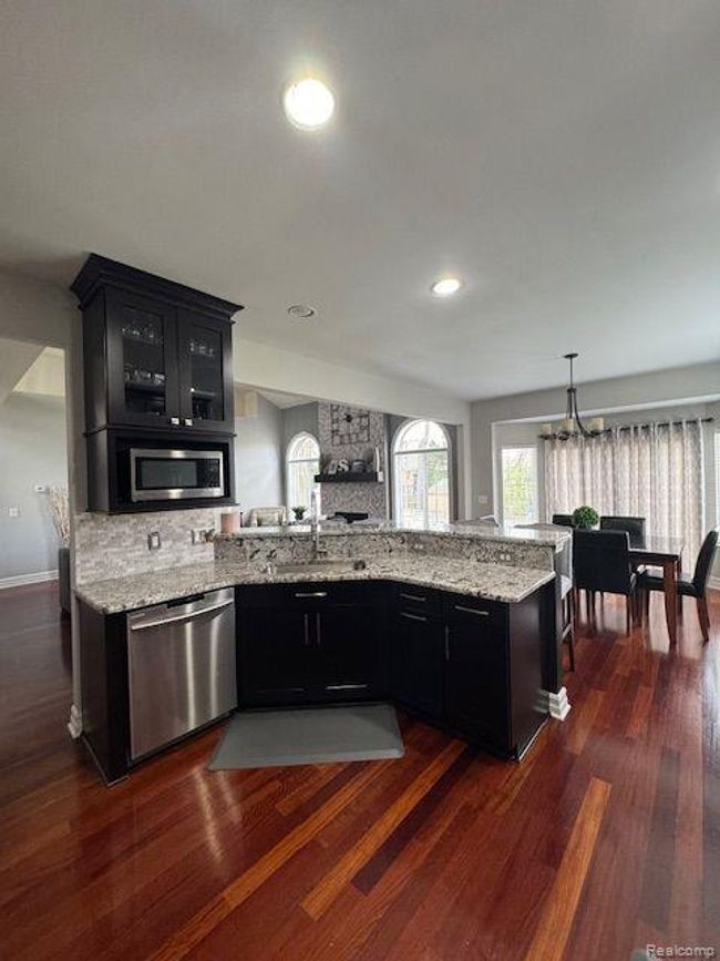 Kitchen | Image 12