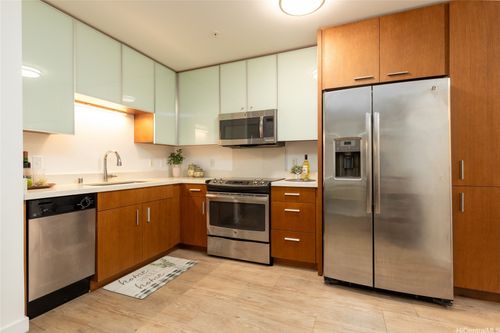 apt-101-1310 Pensacola St, Honolulu, HI, 96814-1161 | Card Image