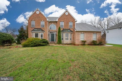 824 Waverly Rd, KENNETT SQUARE, PA, 19348-1451 | Card Image