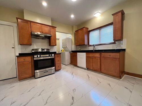 1-36 Golden Ave, Medford, MA, 02155-6104 | Card Image
