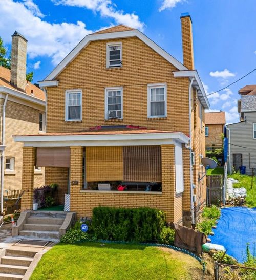 426 Saint Joseph St, Mt Oliver, PA, 15210-2522 | Card Image