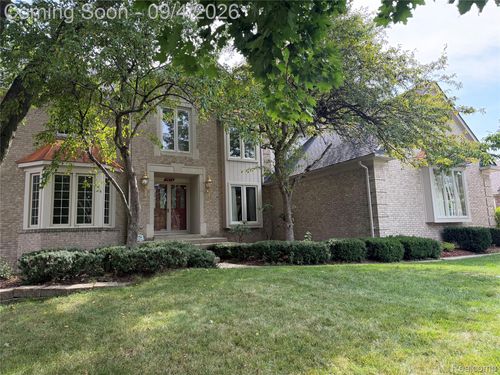 1594 Arbor Creek Dr, Rochester Hills, MI, 48306-3607 | Card Image