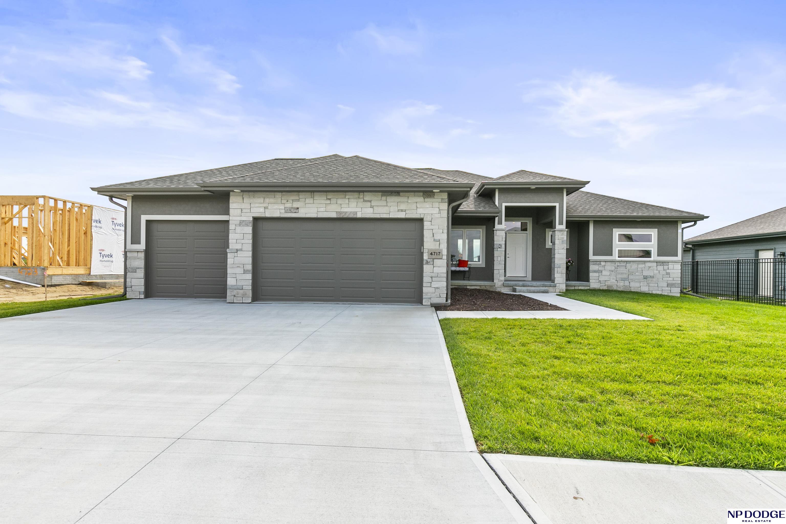 192nd Ave, Elkhorn, NE 68022