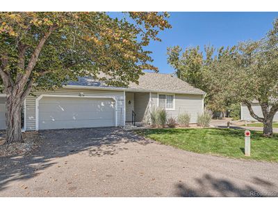 B - 2834 S Heather Gardens Way, Home with 3 bedrooms, 1 bathrooms and null parking in Aurora CO | Image 3