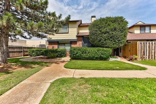 8724 N Rockwell Dr, Oklahoma City, OK, 73132-3500 | Card Image
