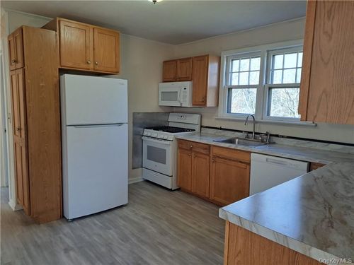 1521 Route 208, Washingtonville, NY, 10992-1927 | Card Image