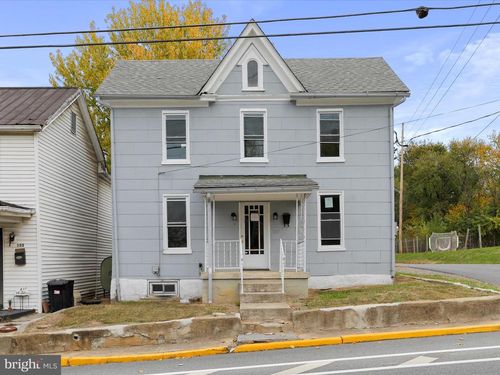 135 Woodbury Ave, MARTINSBURG, WV, 25404-4805 | Card Image