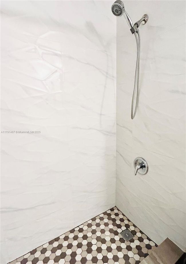 1011 - 1011 Nw 7 Th Ave, Townhouse with 2 bedrooms, 2 bathrooms and null parking in Miami FL | Image 18