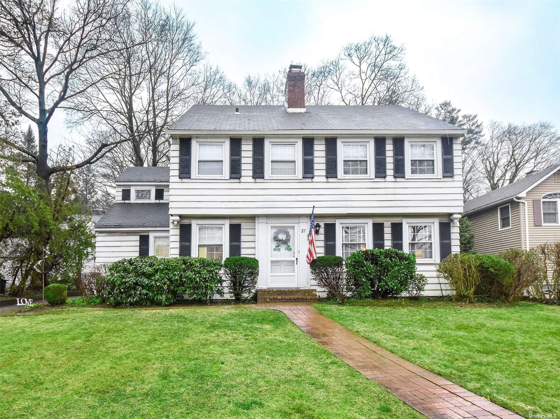 Beverly Rd, Port Washington, NY 11050