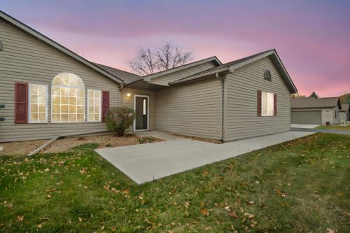 5 Carriage Lane, Owatonna, MN, 55060 | Card Image