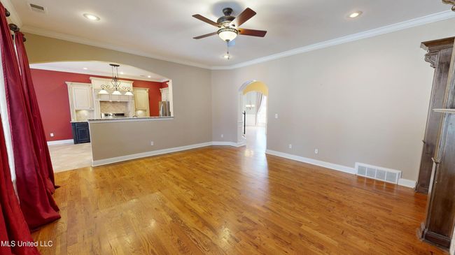 Living Room | Image 16