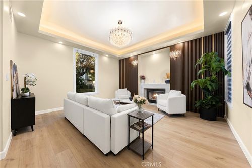 1081 Loma Ave, Long Beach, CA, 90804-3936 | Card Image