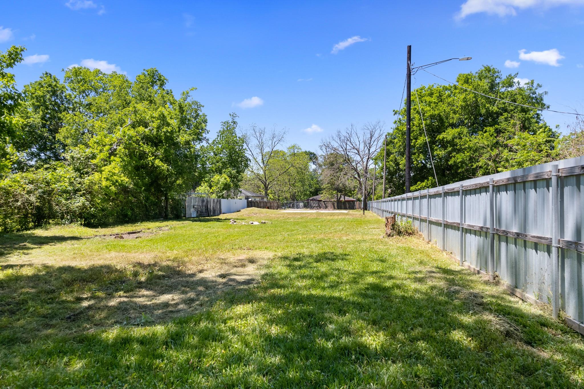 Land in Houston 4