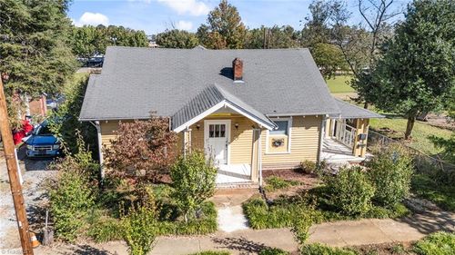 425 E Sprague St, Winston Salem, NC, 27127-3107 | Card Image