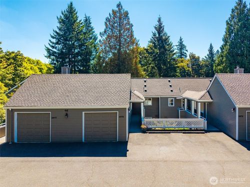 2140-3975 Providence Point Dr Se, Issaquah, WA, 98029-7227 | Card Image