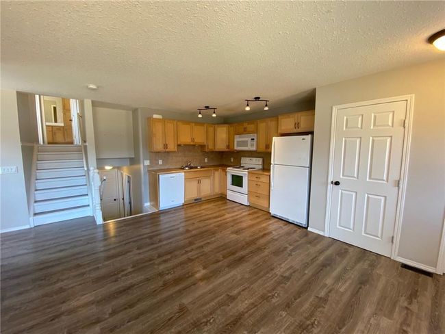 4918 54 Avenue, Home with 3 bedrooms, 2 bathrooms and 2 parking in Olds AB | Image 7