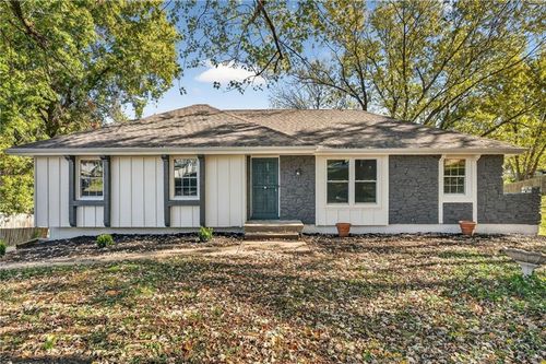 9825 Potter Cir, Kansas City, MO, 64134 | Card Image