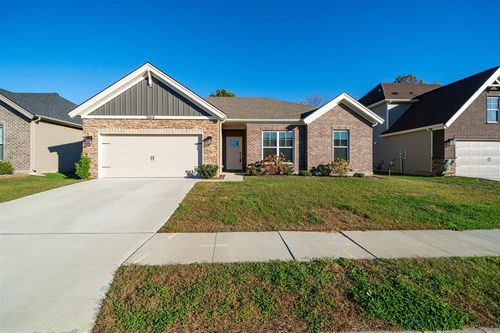 2064 Pebble Wood Dr, Owensboro, KY, 42303-7676 | Card Image