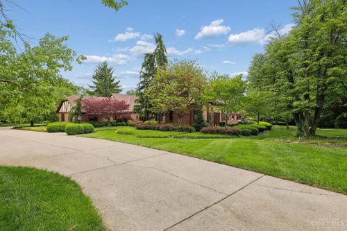 9 Little Creek Ln, Glendale, OH, 45246-4723 | Card Image