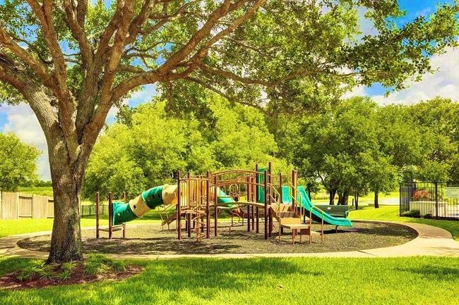 22 Crestview Trl, House other with 4 bedrooms, 3 bathrooms and 3 parking in Houston TX | Image 41