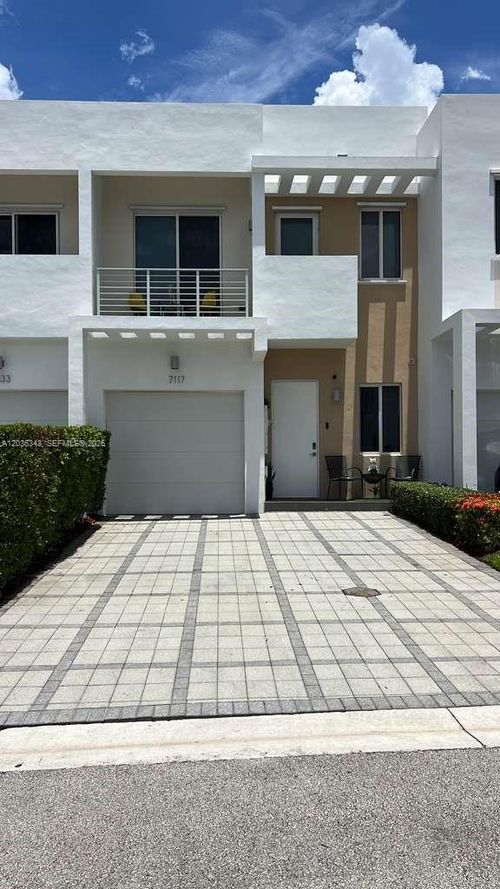 7117 Nw 103rd Path, Doral, FL, 33178-4416 | Card Image