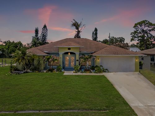 591 Se Chapman Ave, Port St. Lucie, FL, 34984-4756 | Card Image