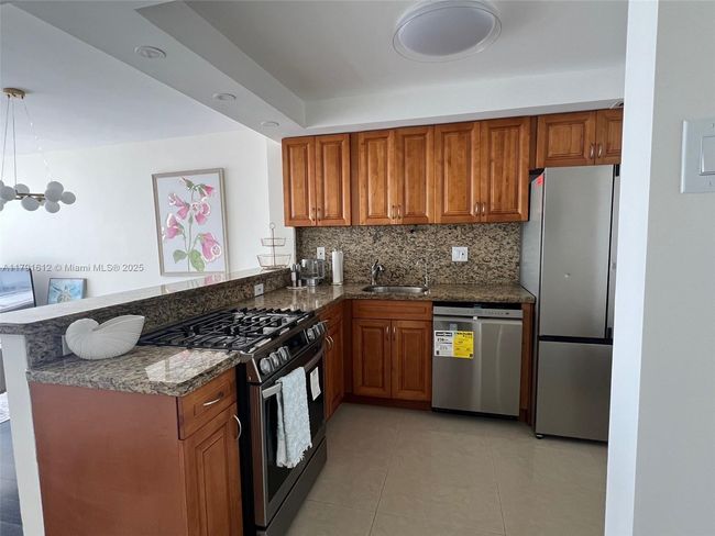 APT-2102 - 2030 S Ocean Dr, Condo with 1 bedrooms, 1 bathrooms and null parking in Hallandale Beach FL | Image 8