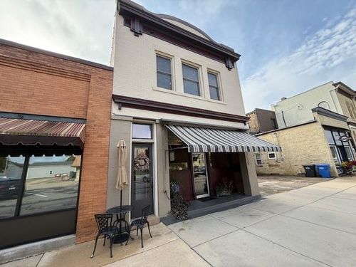 126 N Dickason Blvd, Columbus, WI, 53925-1564 | Card Image