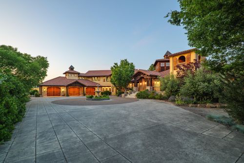 4425 Campbell Rd, Medford, OR, 97504-9304 | Card Image