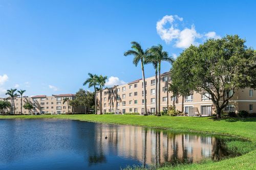 301-12540 Majesty Cir, Boynton Beach, FL, 33437-7211 | Card Image