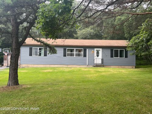 2215 Yellowstone Dr, Blakeslee, PA, 18610-2236 | Card Image