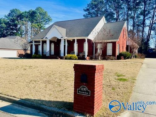 1110 Ridgecrest Ln Ne, Hartselle, AL, 35640-2087 | Card Image