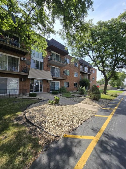 apt-c5-11245 S Harlem Ave, Worth, IL, 60482-1847 | Card Image