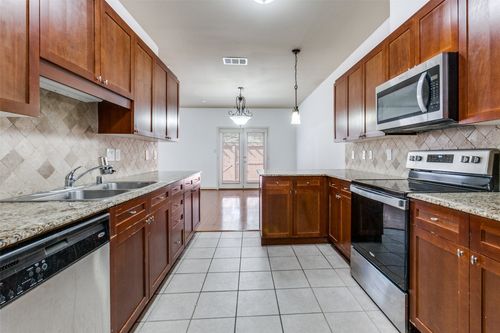 341 Metropolitan Dr, Plano, TX, 75023-2343 | Card Image