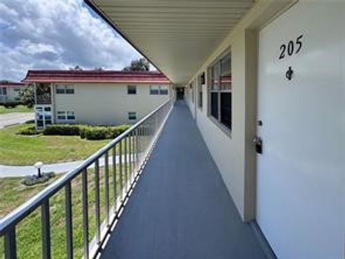 apt-205-12 Vista Palm Ln, Vero Beach, FL, 32962-0812 | Card Image