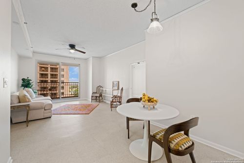 813-1 Towers Park Ln, San Antonio, TX, 78209-6434 | Card Image