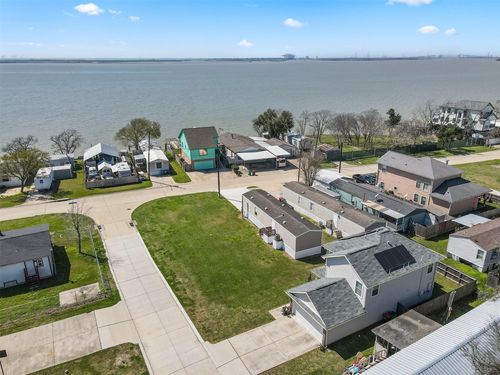 3035 Bay Oaks Harbor Dr, Baytown, TX, 77523-3186 | Card Image