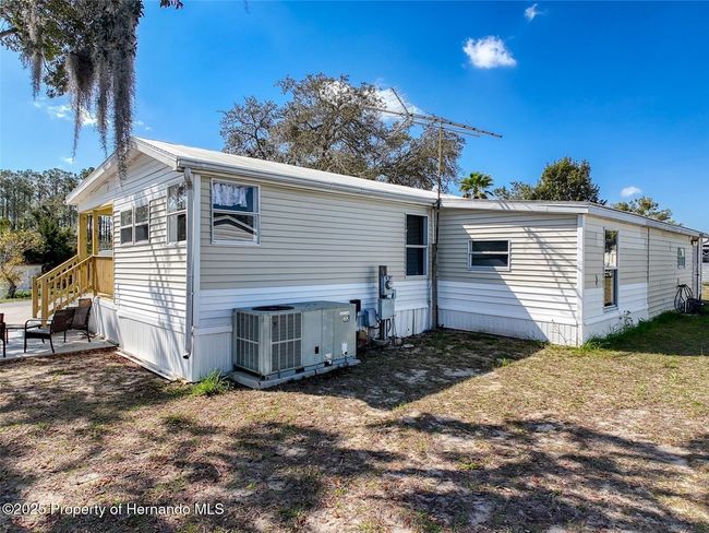 9339 Bob Cat Dr, House other with 3 bedrooms, 1 bathrooms and null parking in WEEKI WACHEE FL | Image 5