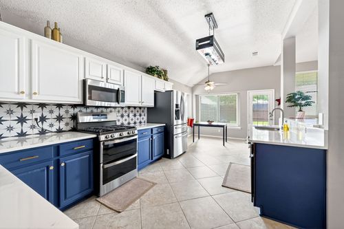 2273 Heatherdale Dr, Mesquite, TX, 75150-5878 | Card Image